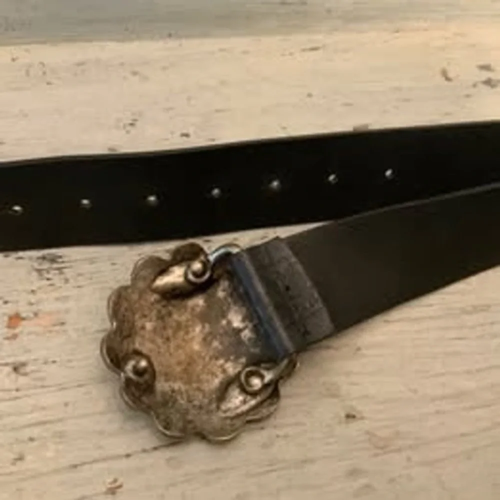 Maurices Italian Black Leather Embossed Belt w/ Brushed‎ Silver Buckle Large GC